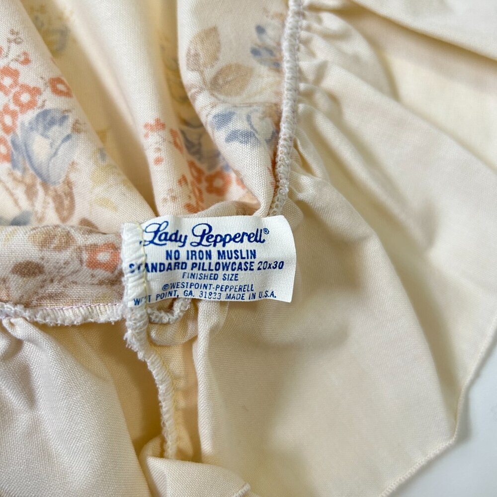 Vintage Lady Pepperell Floral 2 x Standard Pillowcases Ruffles No Iron Muslin - Picture 4 of 12